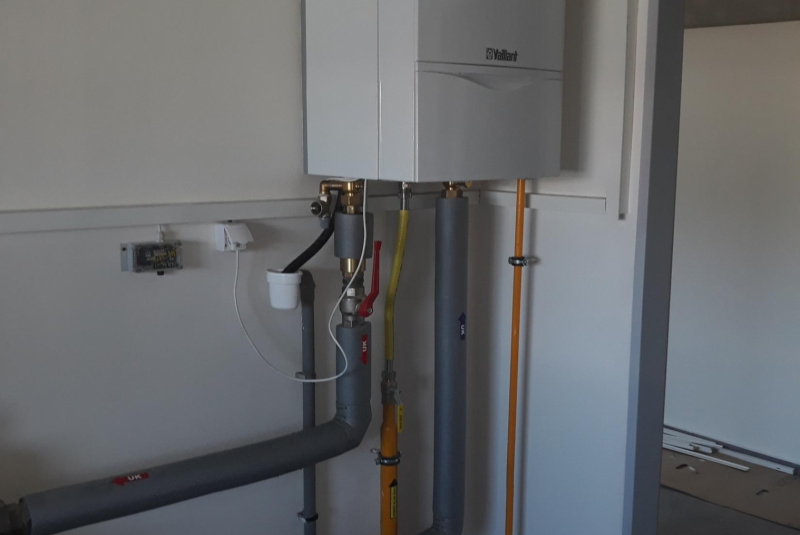 Ústredné kúrenie / BYTOVÉ  DOMY - foto