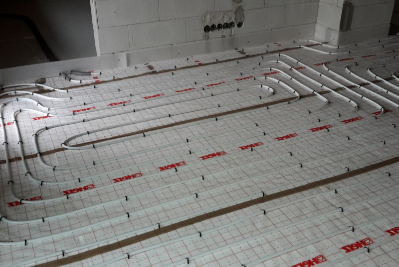 Ústredné kúrenie / BYTOVÉ  DOMY - foto