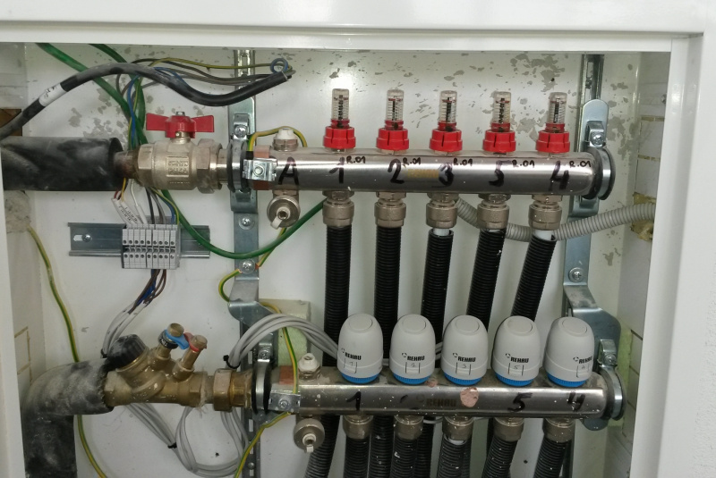 Ústredné kúrenie / BYTOVÉ  DOMY - foto