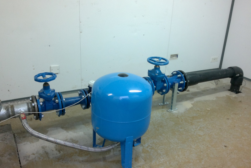 Voda, kanál (zdravotechnika ZTI) / BYTOVÉ DOMY - foto