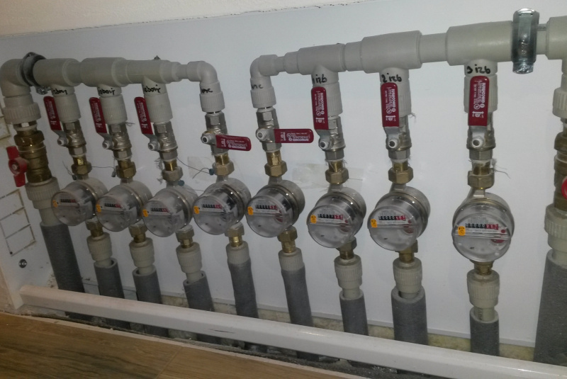 Voda, kanál (zdravotechnika ZTI) / BYTOVÉ DOMY - foto