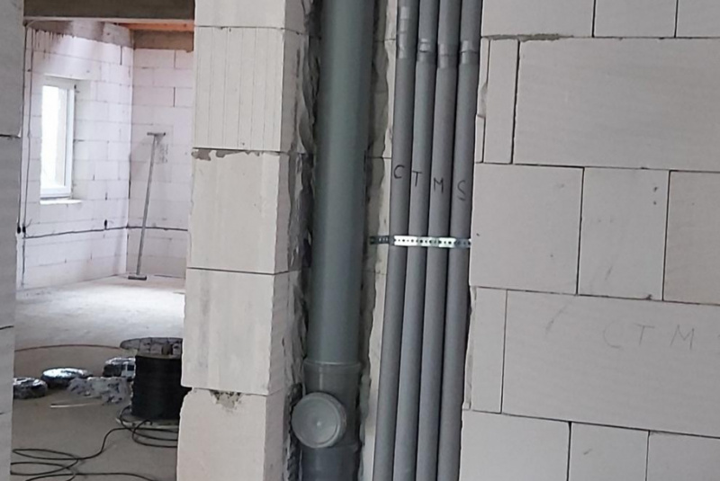 Voda, kanál (zdravotechnika ZTI) / BYTOVÉ DOMY - foto