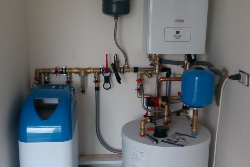 Voda, kanál (zdravotechnika ZTI) / RODINNÉ DOMY - foto