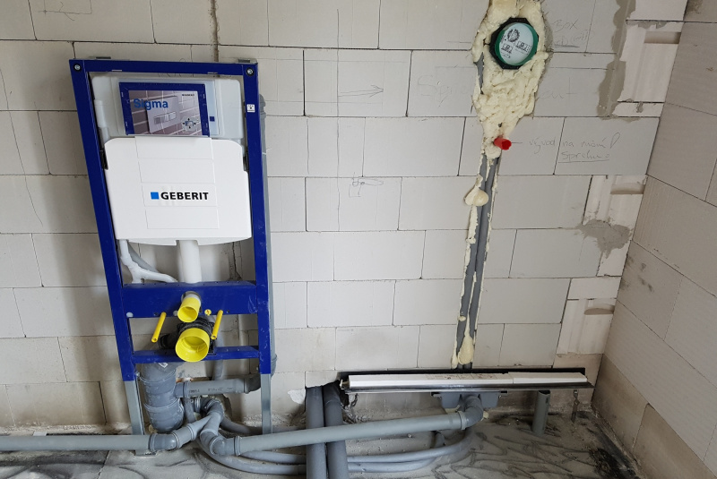 Voda, kanál (zdravotechnika ZTI) / RODINNÉ DOMY - foto