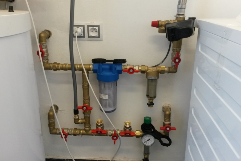 Voda, kanál (zdravotechnika ZTI) / RODINNÉ DOMY - foto