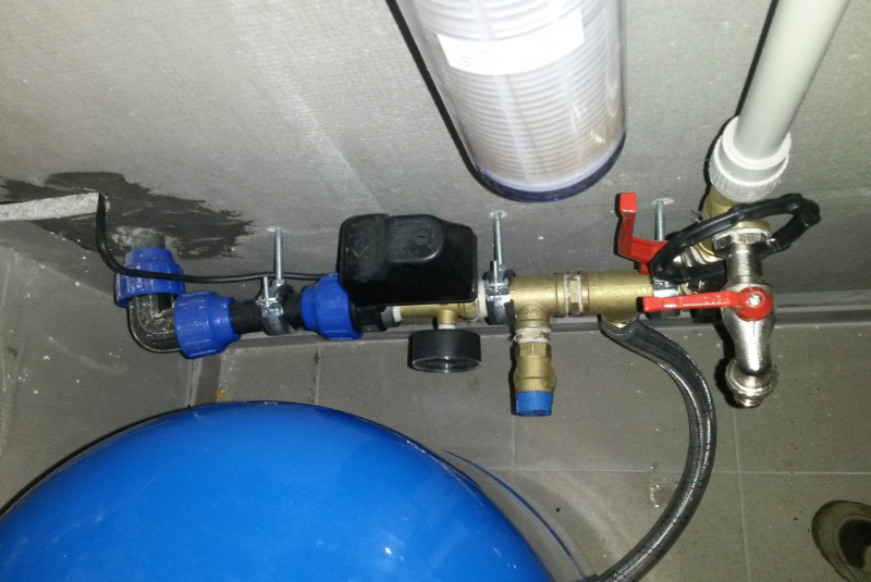 Voda, kanál (zdravotechnika ZTI) / RODINNÉ DOMY - foto