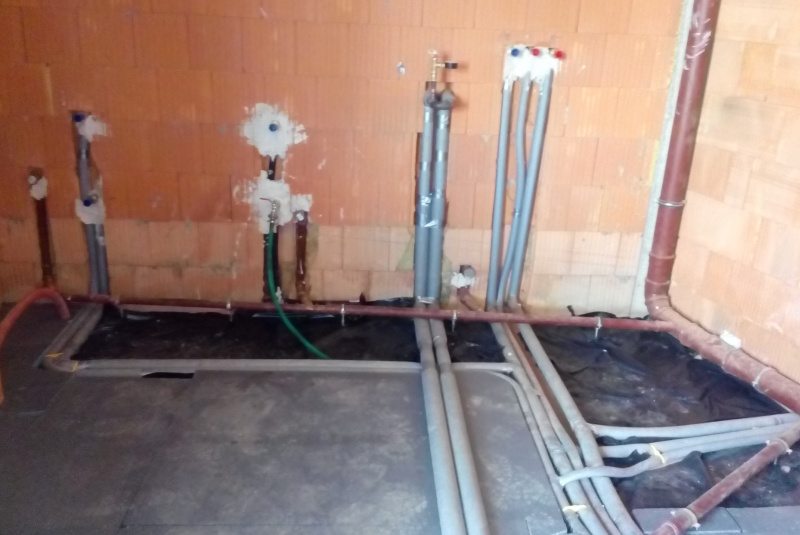 Voda, kanál (zdravotechnika ZTI) / RODINNÉ DOMY - foto