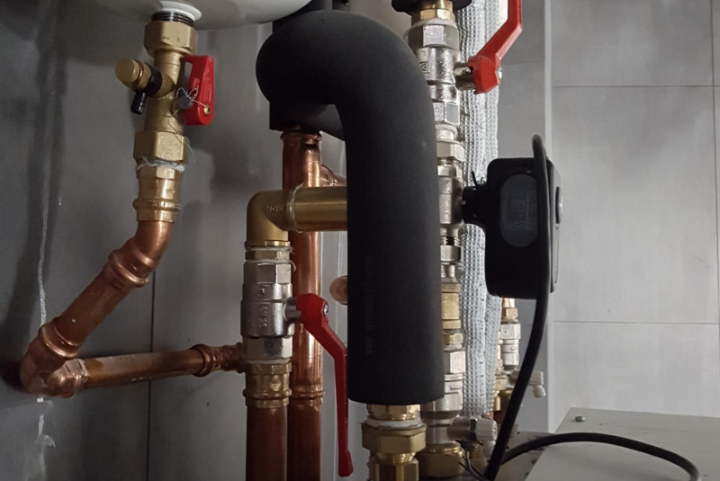 Voda, kanál (zdravotechnika ZTI) / RODINNÉ DOMY - foto