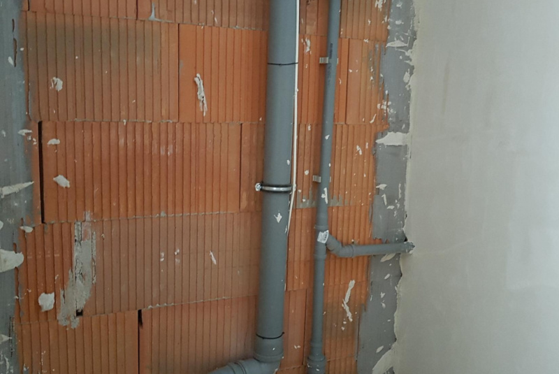 Voda, kanál (zdravotechnika ZTI) / RODINNÉ DOMY - foto