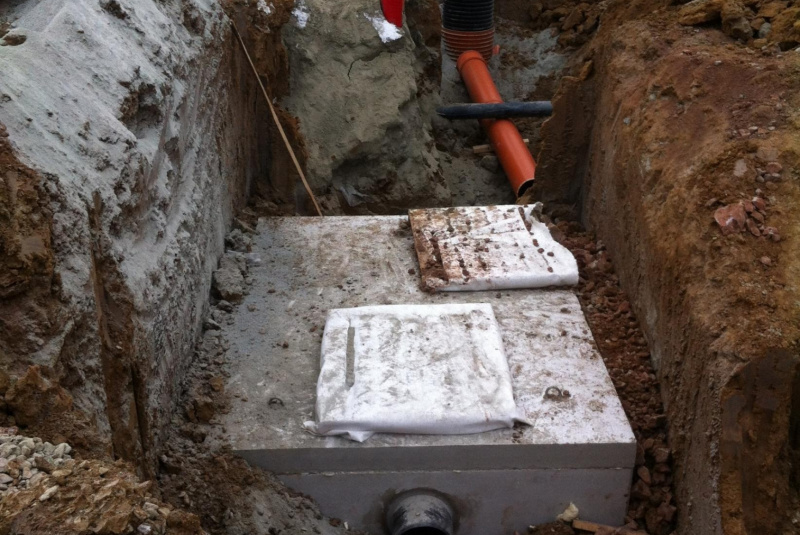 Ostatné / Objekty pre odvádzanie dažďovej vody (Retenčné a akumulačné nádrže, vsakovacie objekty, odlučovače ropných látok, lapače tukov) - foto