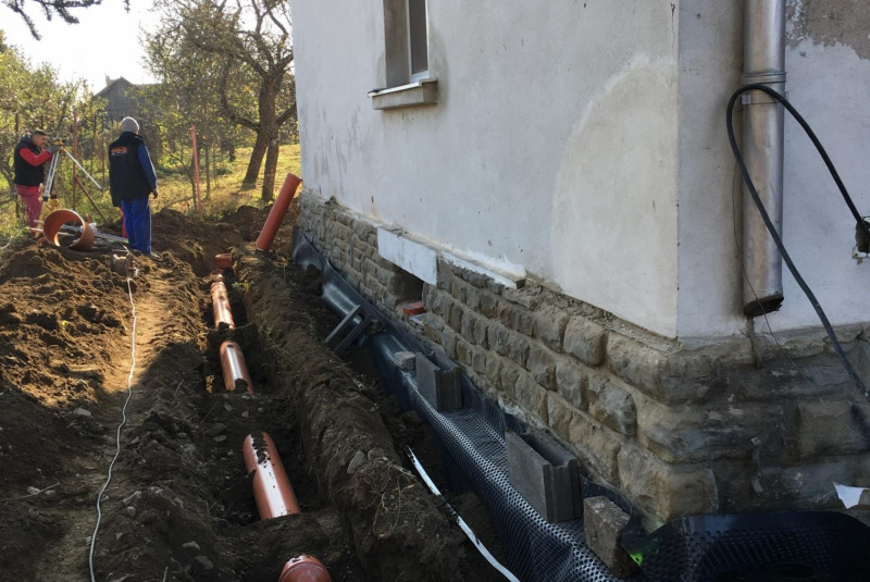 Ostatné / Objekty pre odvádzanie dažďovej vody (Retenčné a akumulačné nádrže, vsakovacie objekty, odlučovače ropných látok, lapače tukov) - foto