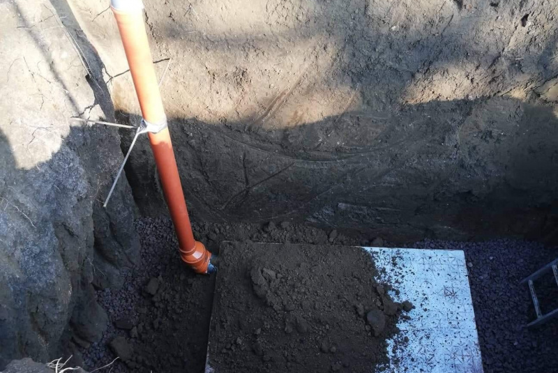 Ostatné / Objekty pre odvádzanie dažďovej vody (Retenčné a akumulačné nádrže, vsakovacie objekty, odlučovače ropných látok, lapače tukov) - foto