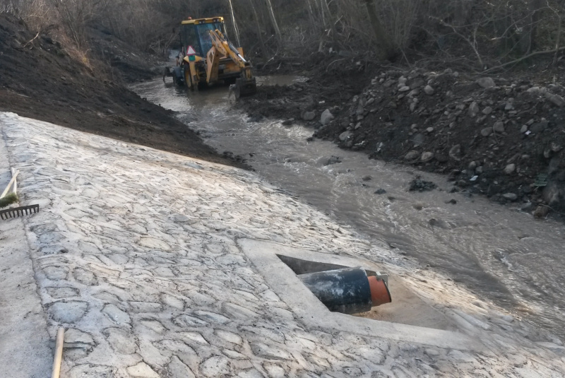 Ostatné / Objekty pre odvádzanie dažďovej vody (Retenčné a akumulačné nádrže, vsakovacie objekty, odlučovače ropných látok, lapače tukov) - foto