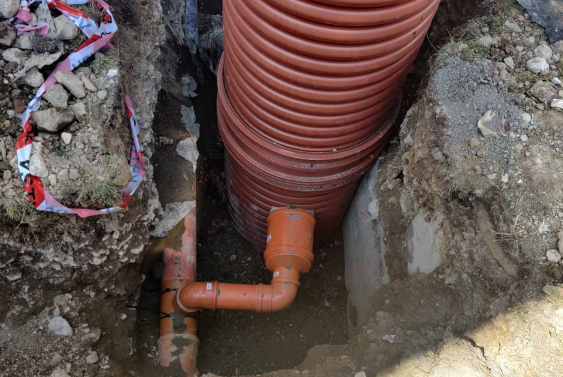 Ostatné / Objekty pre odvádzanie dažďovej vody (Retenčné a akumulačné nádrže, vsakovacie objekty, odlučovače ropných látok, lapače tukov) - foto